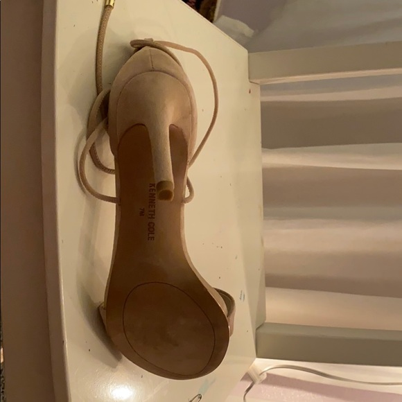 Kenneth Cole Heels - Picture 5 of 5